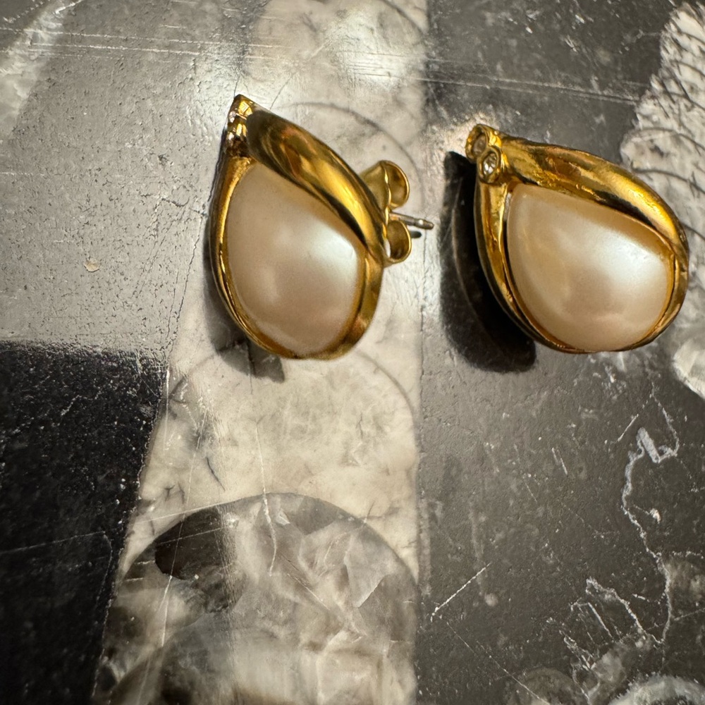 Avon Gold and Cream Teardrop Earrings
